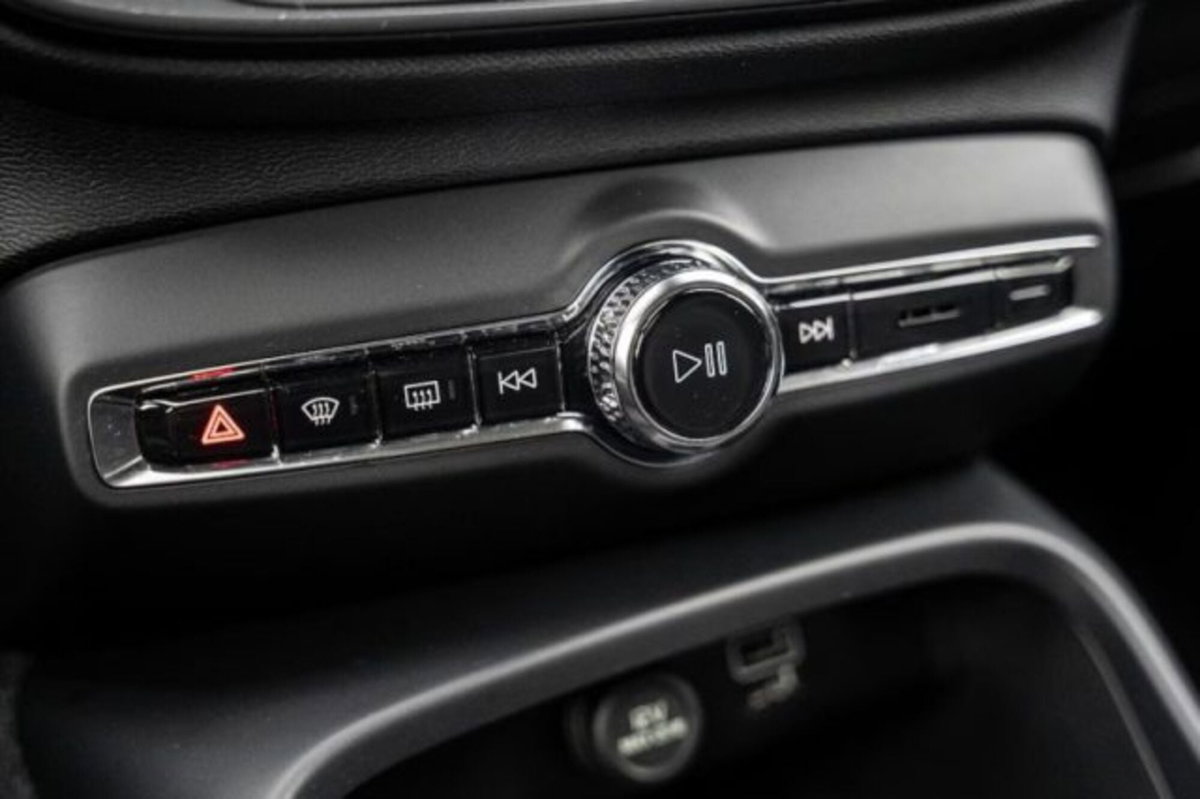 Volvo XC40 T2 automatico Essential (8)