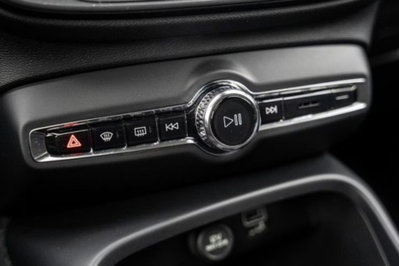 Volvo XC40 T2 automatico Essential (8)