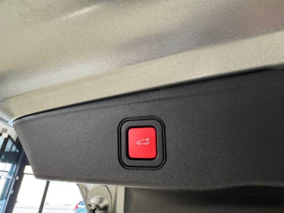 Jeep Avenger 1.2 turbo Summit fwd 100cv (19)