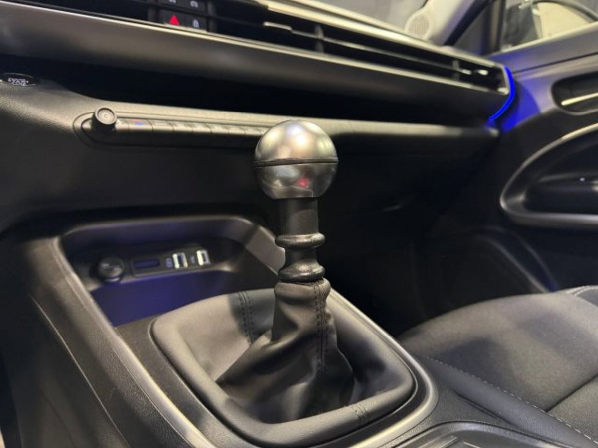 Jeep Avenger 1.2 turbo Summit fwd 100cv (8)