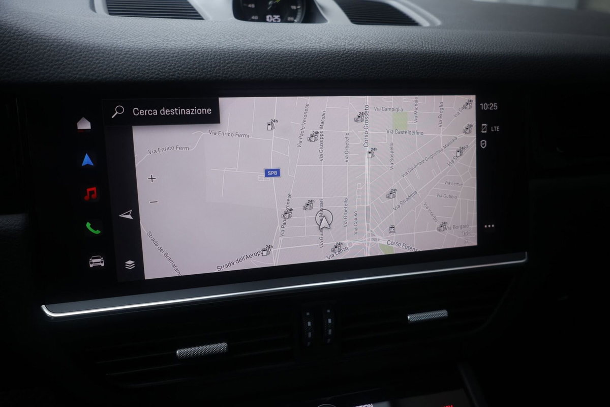 Porsche Cayenne 3.0 V6 Platinum Edition (7)