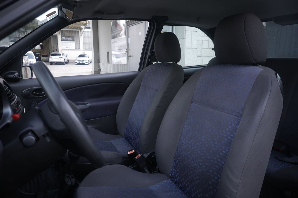 Ford Fiesta 1.2 16V 3p. Ambiente (16)