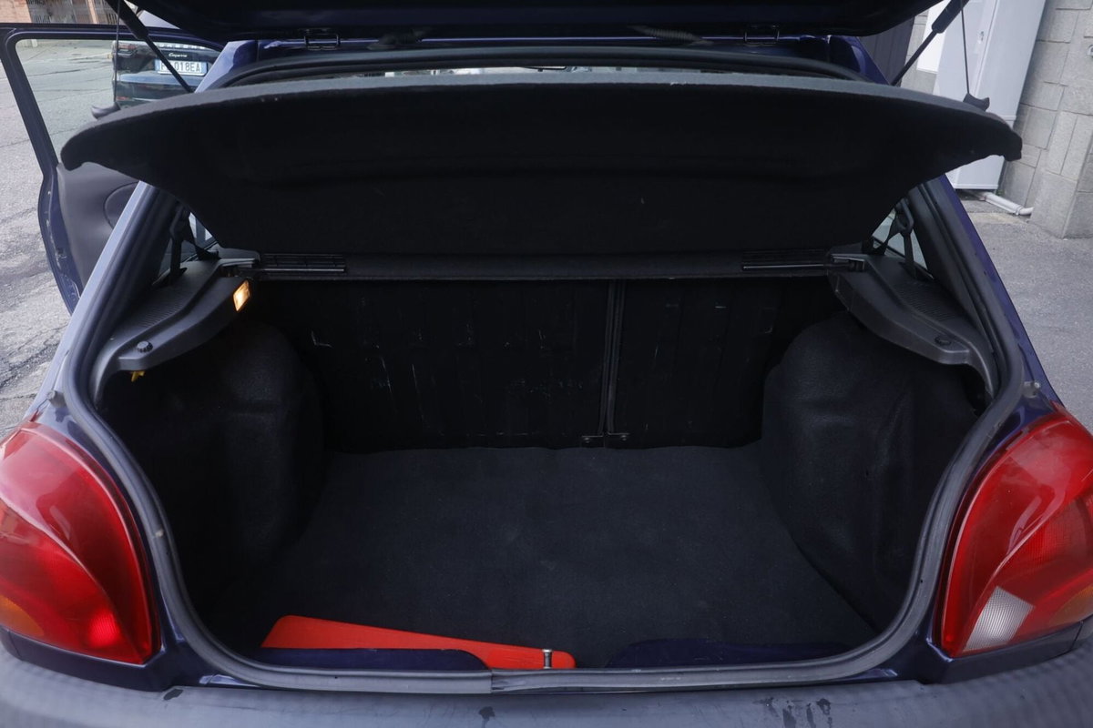 Ford Fiesta 1.2 16V 3p. Ambiente (18)