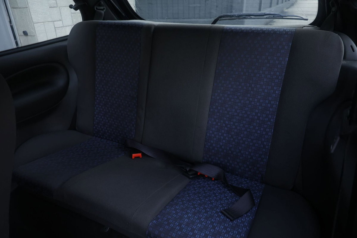 Ford Fiesta 1.2 16V 3p. Ambiente (3)