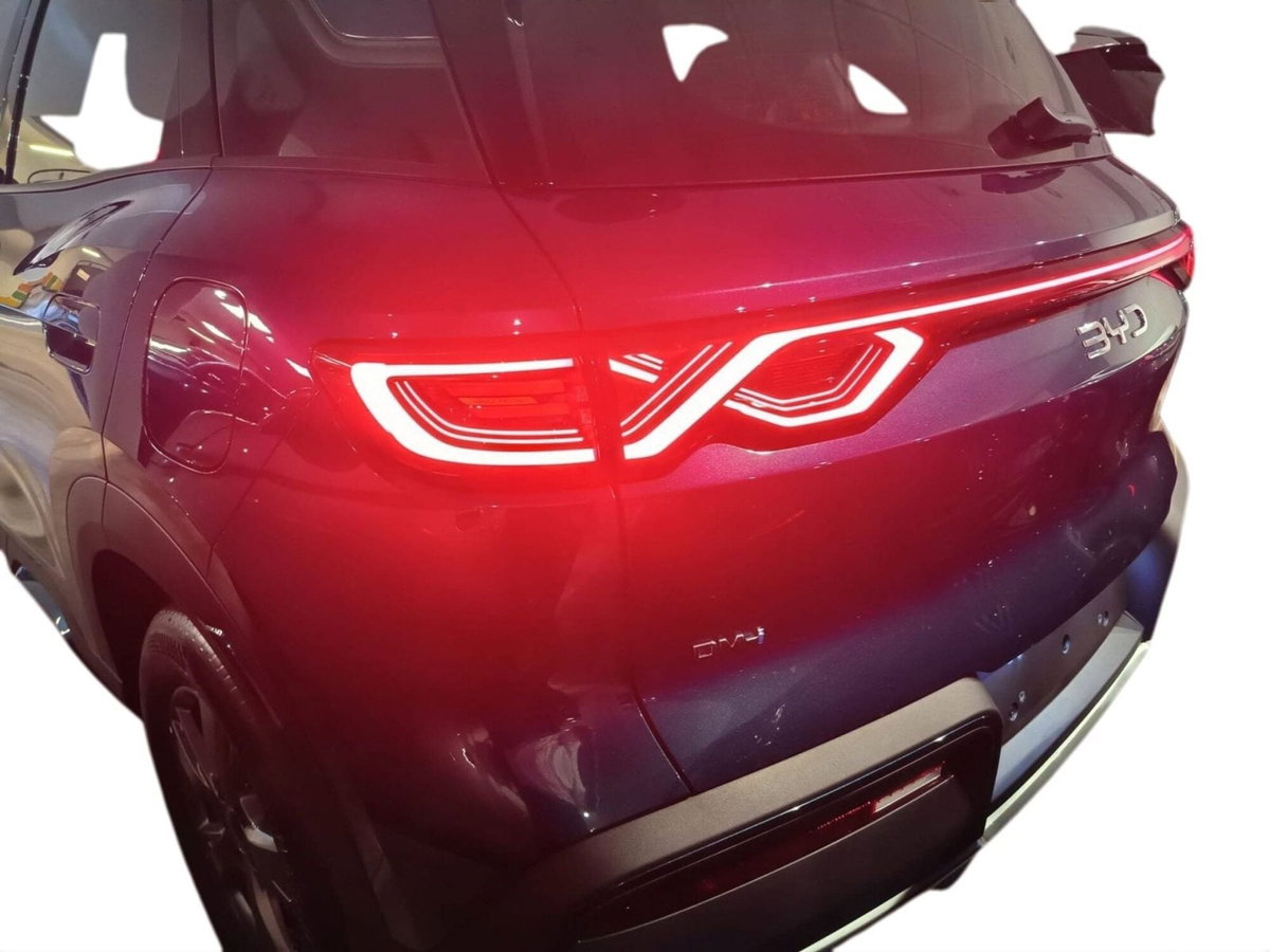 Byd Atto 2 DM-i 1.5 phev Active 165cv (15)