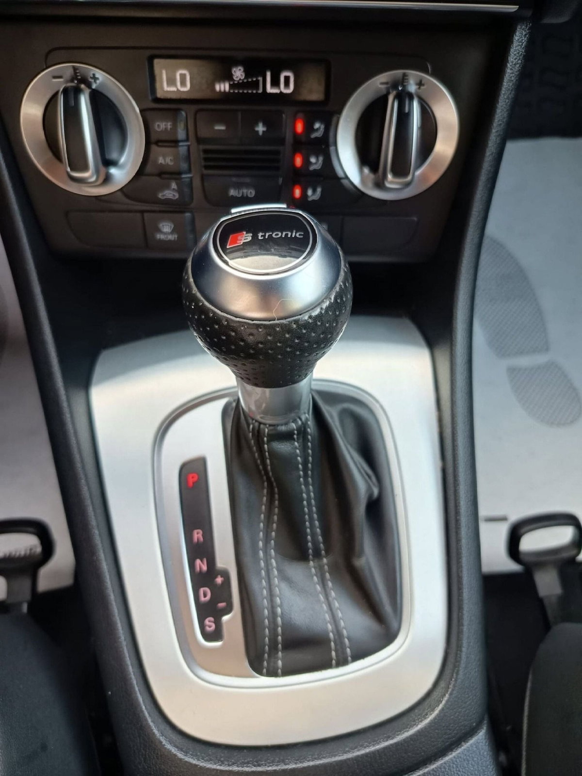 Audi Q3 2.0 TDI 177 CV quattro Edition (13)