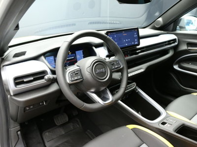 Jeep Avenger 1.2 turbo e-hybrid mhev The North Face 4xe 145cv edct6 (6)