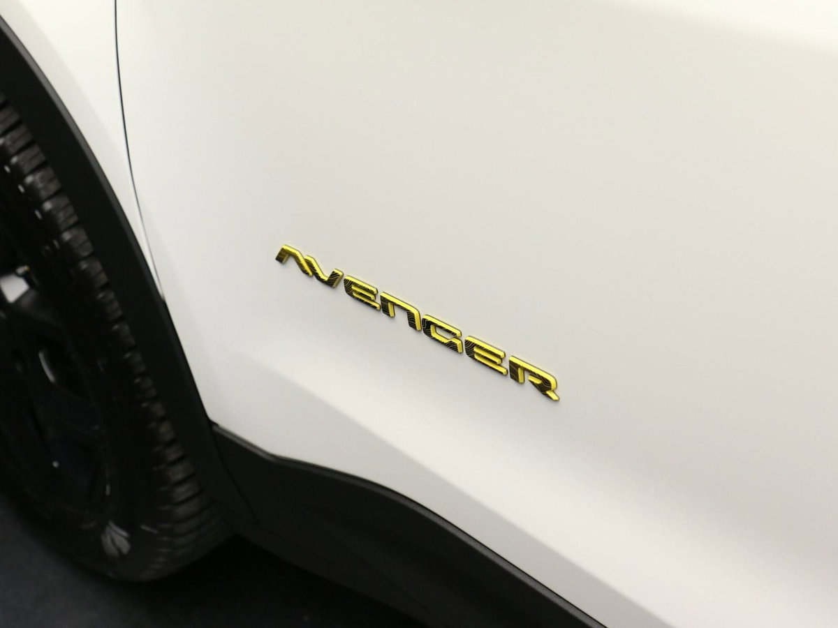 Jeep Avenger 1.2 turbo e-hybrid mhev The North Face 4xe 145cv edct6 (9)