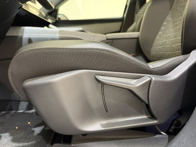Peugeot 3008 1.2 hybrid Allure 145cv e-dcs6 (15)