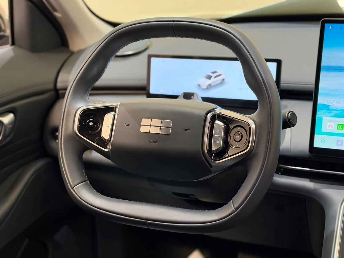 Geely Starray Starray EM-i 1.5 phev Pro auto (5)