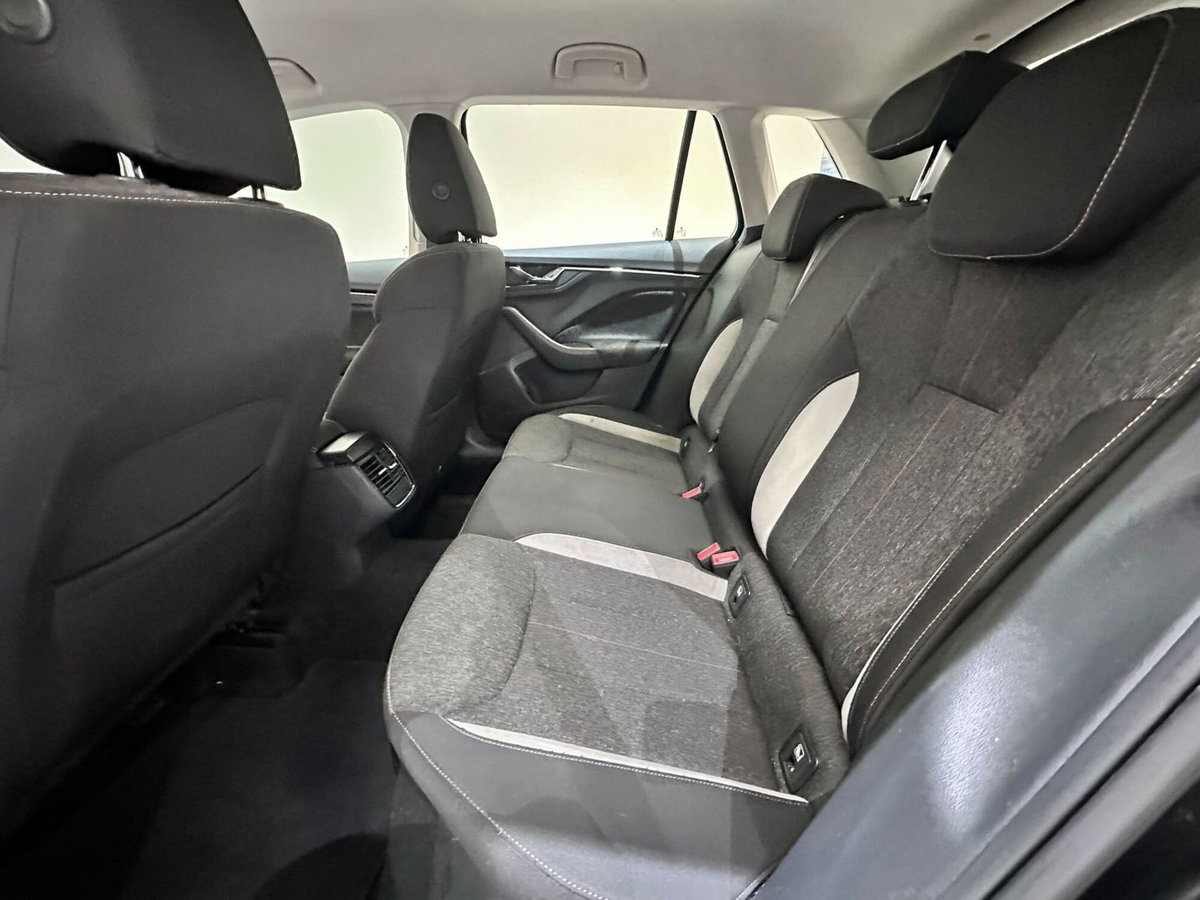 Skoda Kamiq 1.0 TSI 110 CV DSG Ambition (15)