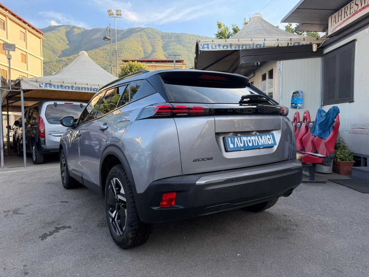 Peugeot 2008 1.2 puretech Allure s&s 100cv (4)