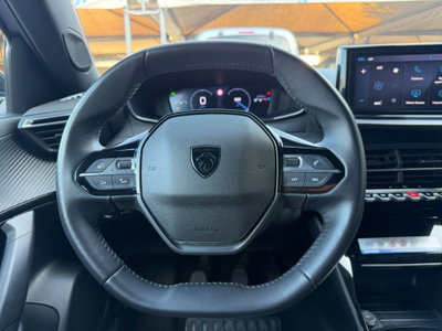 Peugeot 2008 1.2 puretech Allure s&s 100cv (8)