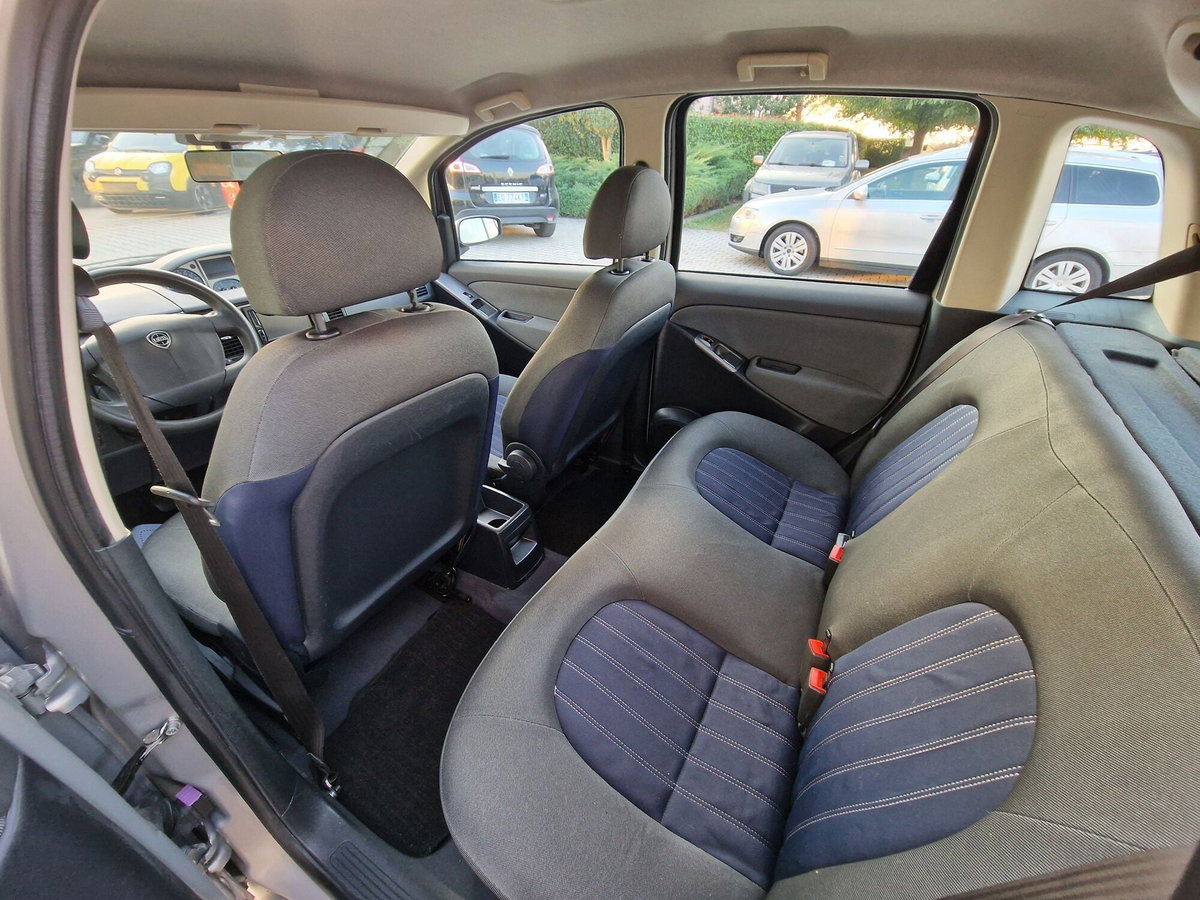 Lancia Musa 1.4 Argento Ecochic GPL (10)