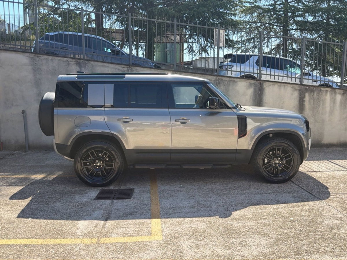 Land Rover Defender 110 3.0d mhev S awd 200cv auto 7p.ti (6)