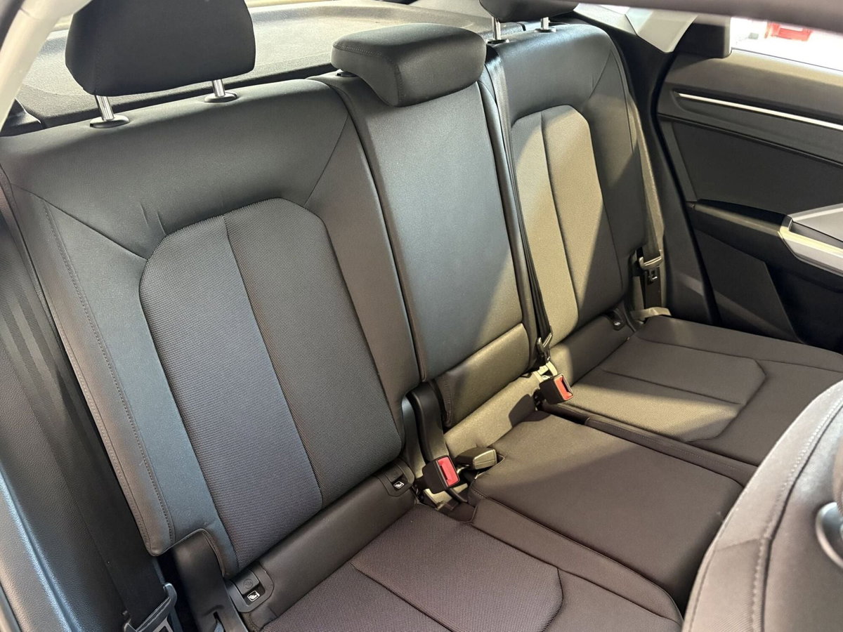 Audi Q3 Sportback 45 TFSI e S tronic Business Plus (15)