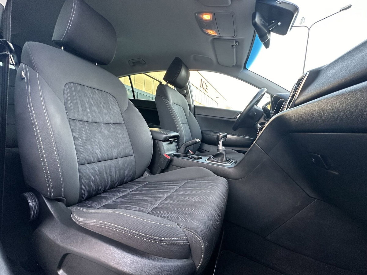 Kia Sportage 1.6 GDI 132 CV 2WD Business Class (11)