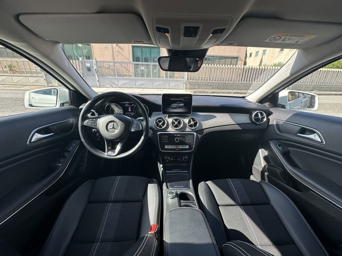 Mercedes-Benz GLA SUV 200 d Sport (12)