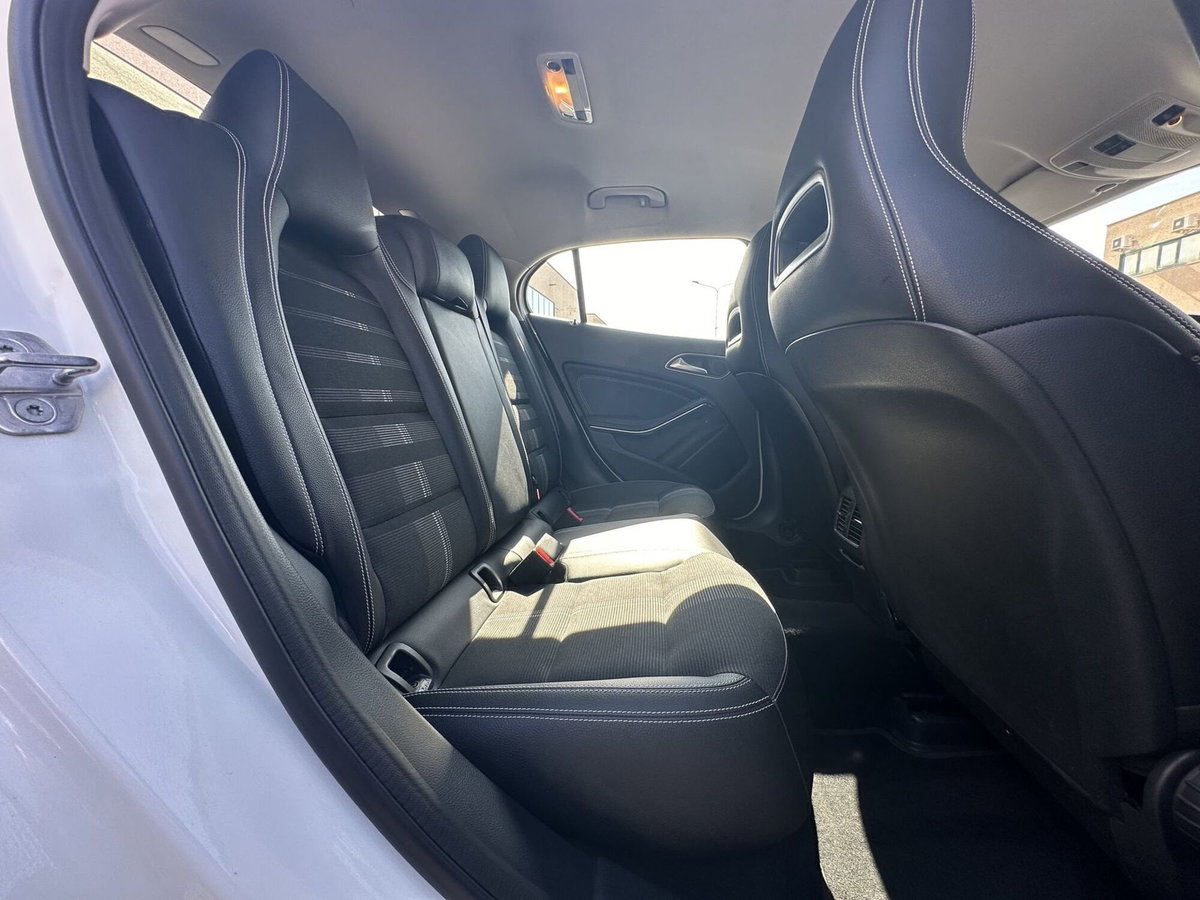 Mercedes-Benz GLA SUV 200 d Sport (13)