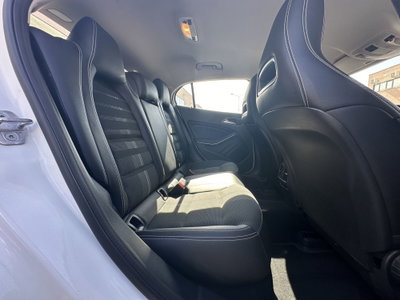 Mercedes-Benz GLA SUV 200 d Sport (13)