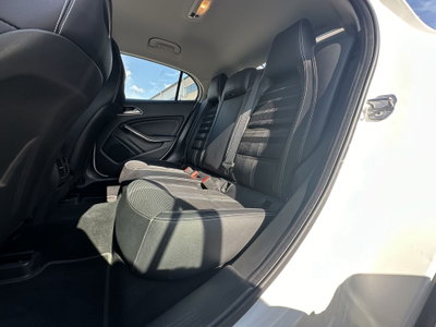 Mercedes-Benz GLA SUV 200 d Sport (14)