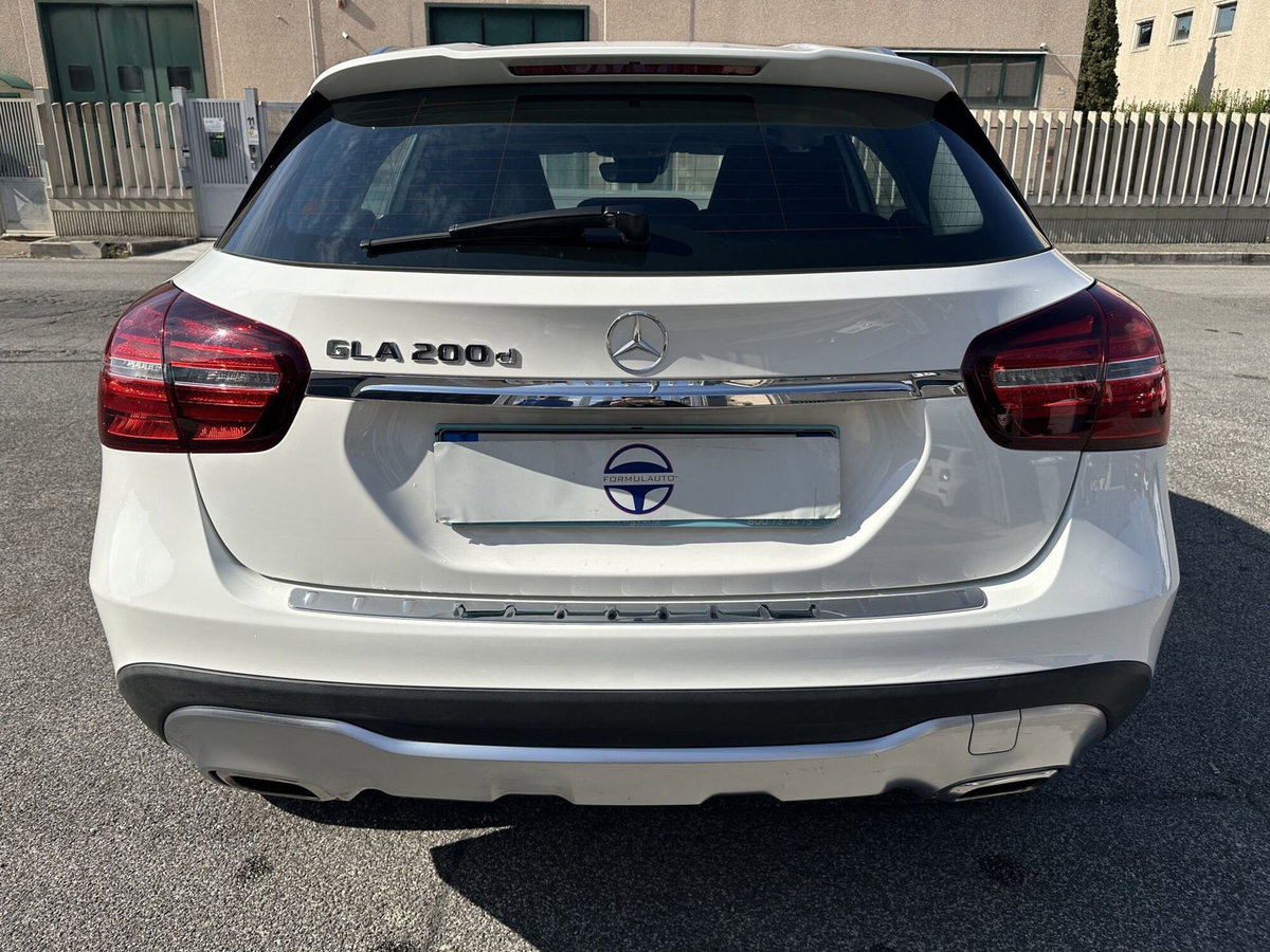 Mercedes-Benz GLA SUV 200 d Sport (5)
