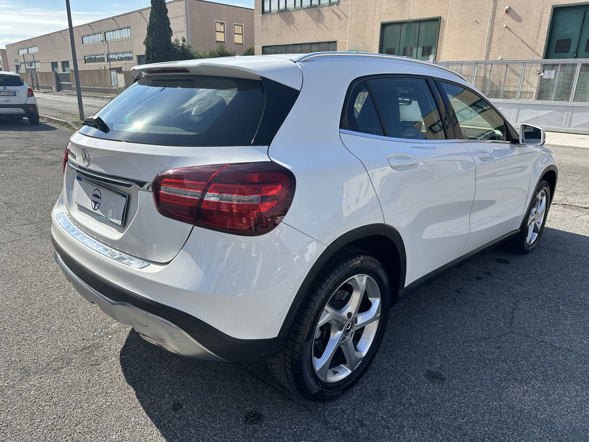 Mercedes-Benz GLA SUV 200 d Sport (6)