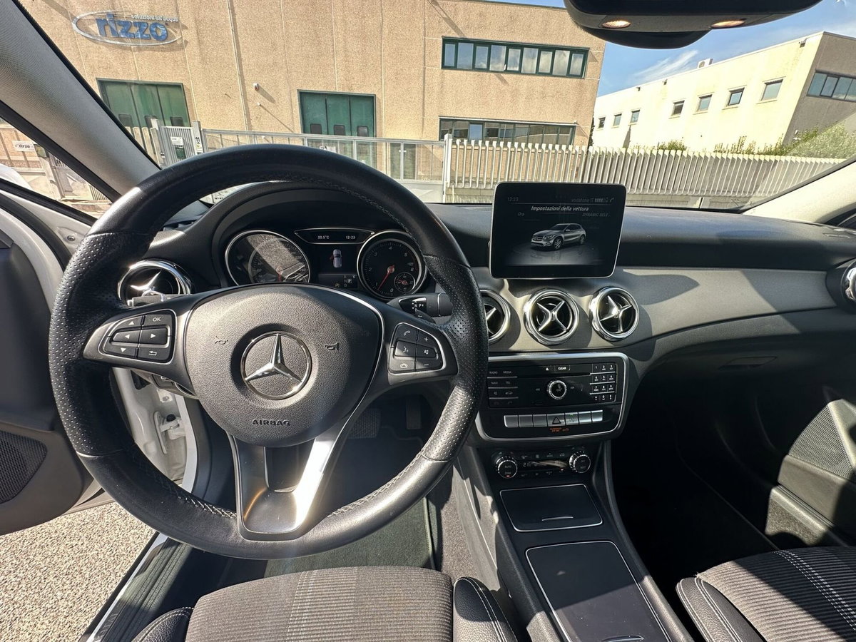 Mercedes-Benz GLA SUV 200 d Sport (9)