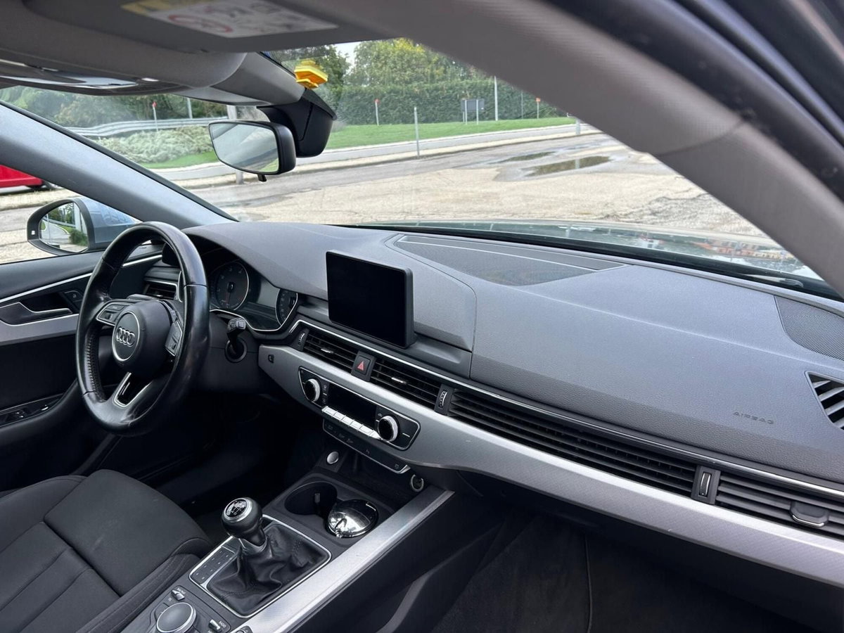 Audi A4 Avant 2.0 TDI 150 CV Business (10)