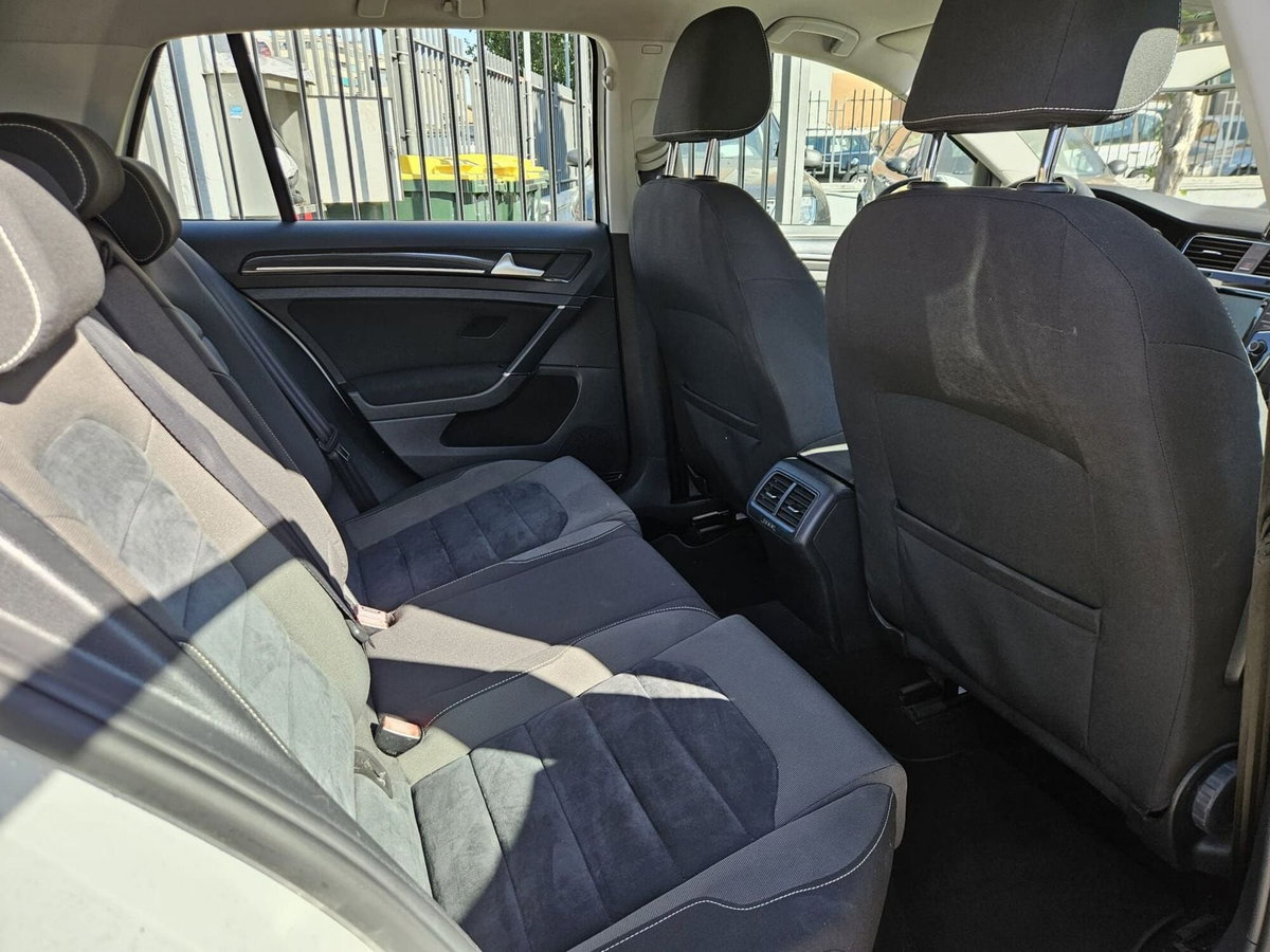 Volkswagen Golf 1.6 TDI 5p. Highline BlueMotion Technology (11)