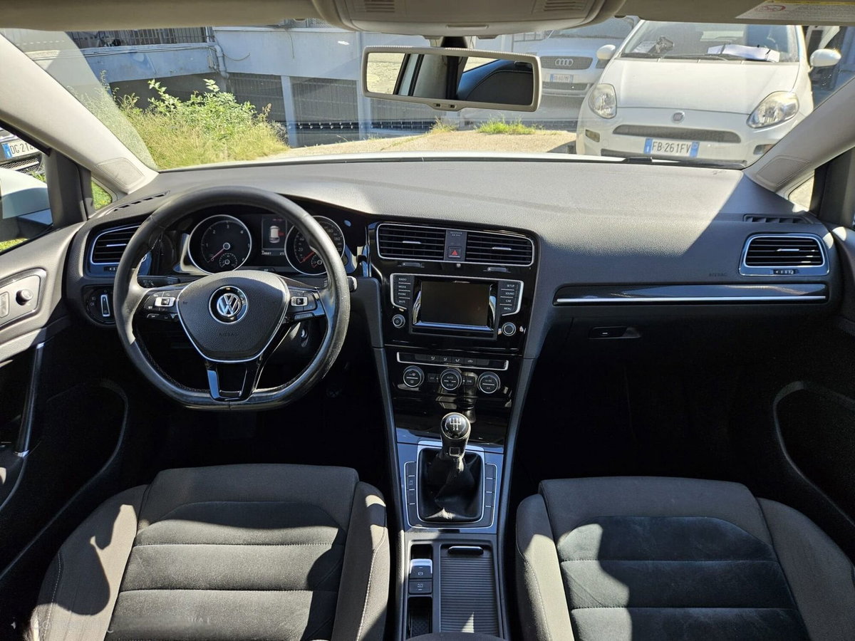 Volkswagen Golf 1.6 TDI 5p. Highline BlueMotion Technology (9)