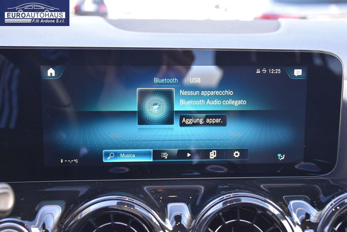 Mercedes-Benz GLA SUV 200 d Business Extra auto (12)