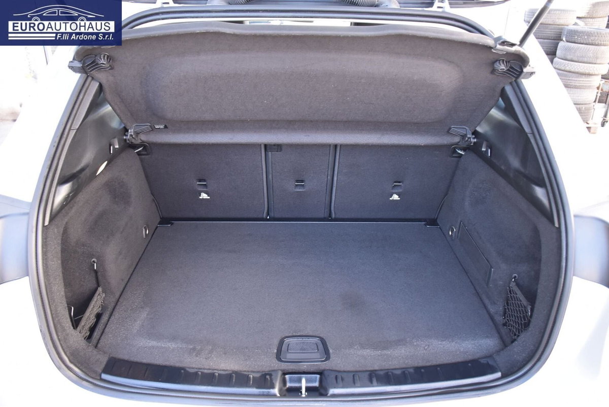 Mercedes-Benz GLA SUV 200 d Business Extra auto (16)