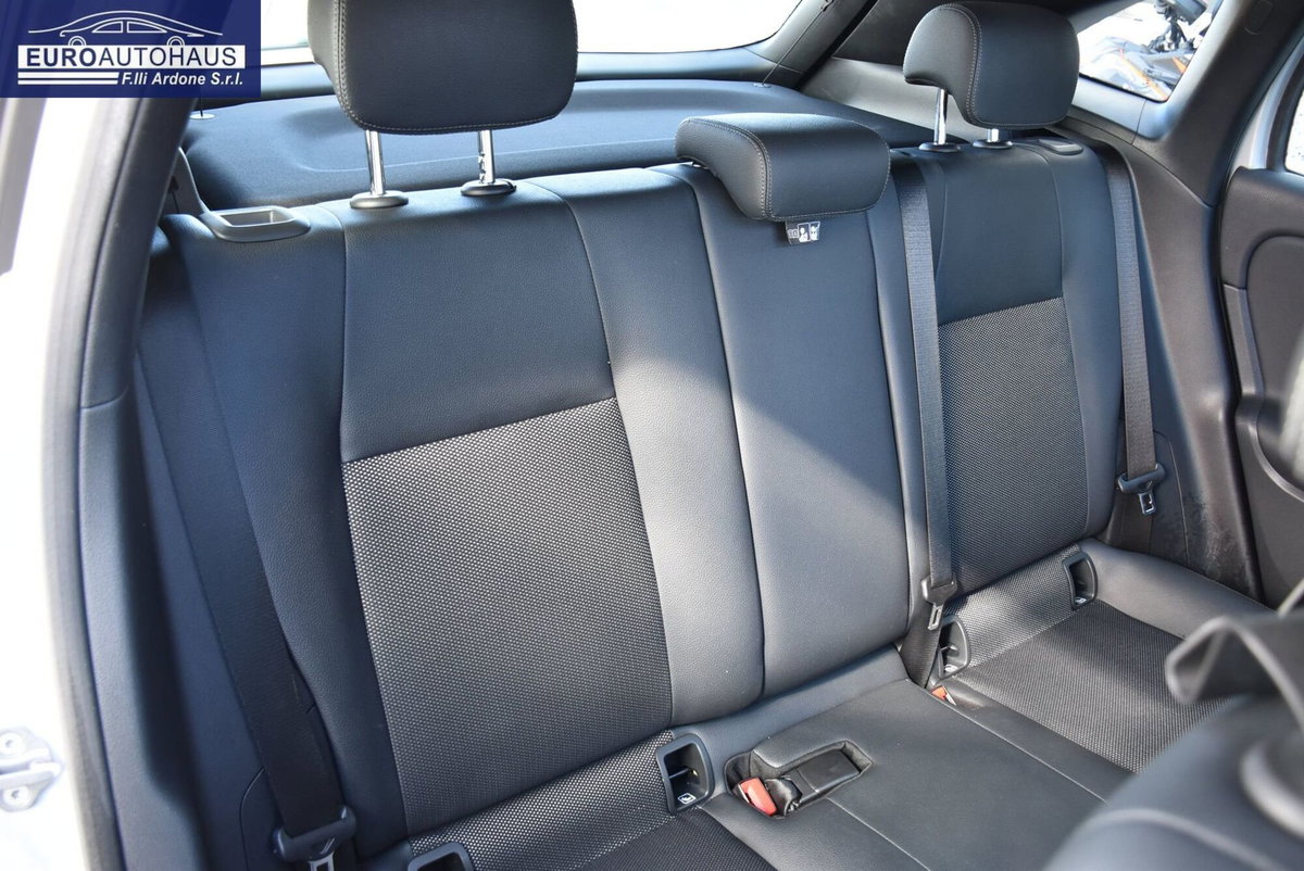 Mercedes-Benz GLA SUV 200 d Business Extra auto (18)