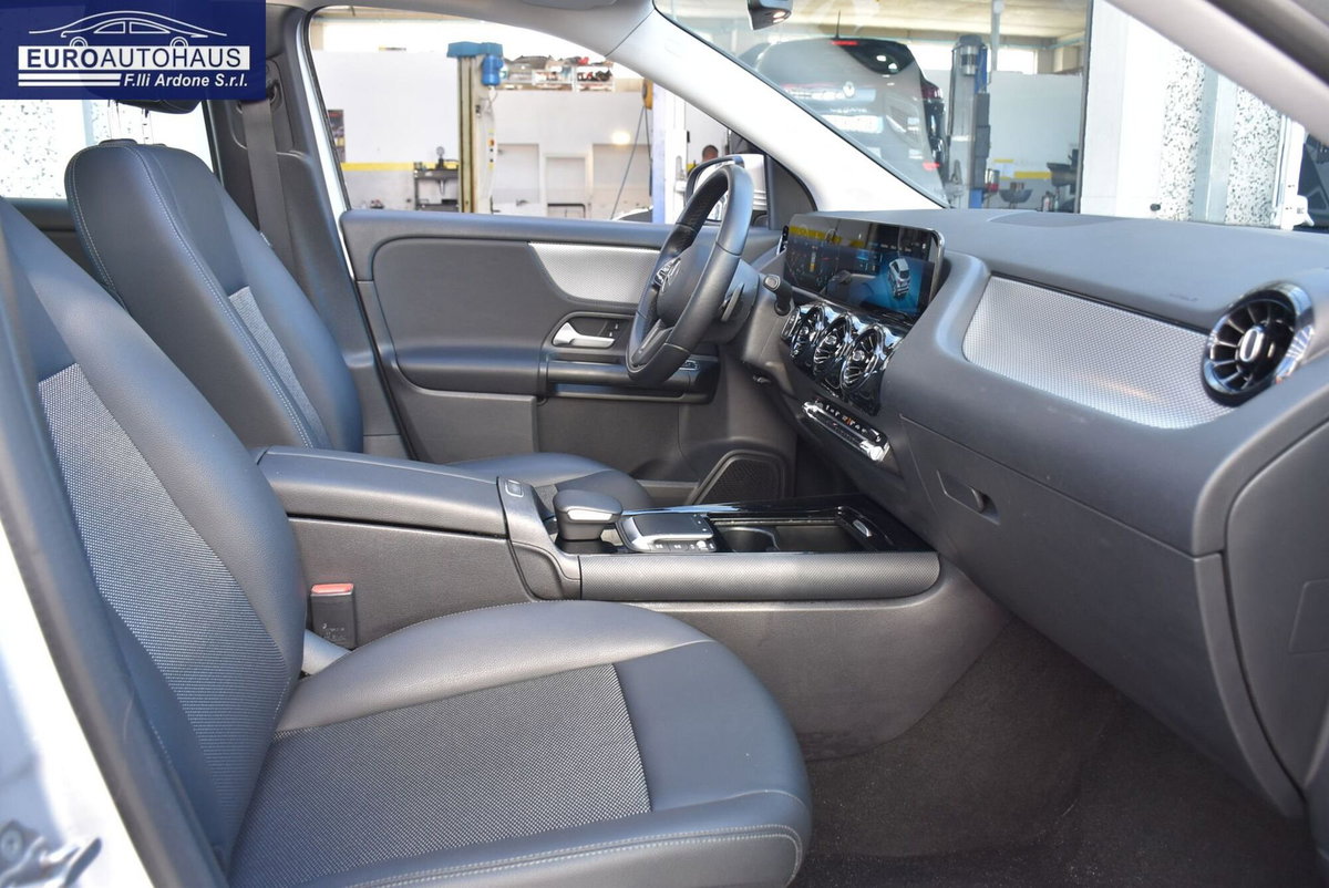 Mercedes-Benz GLA SUV 200 d Business Extra auto (19)