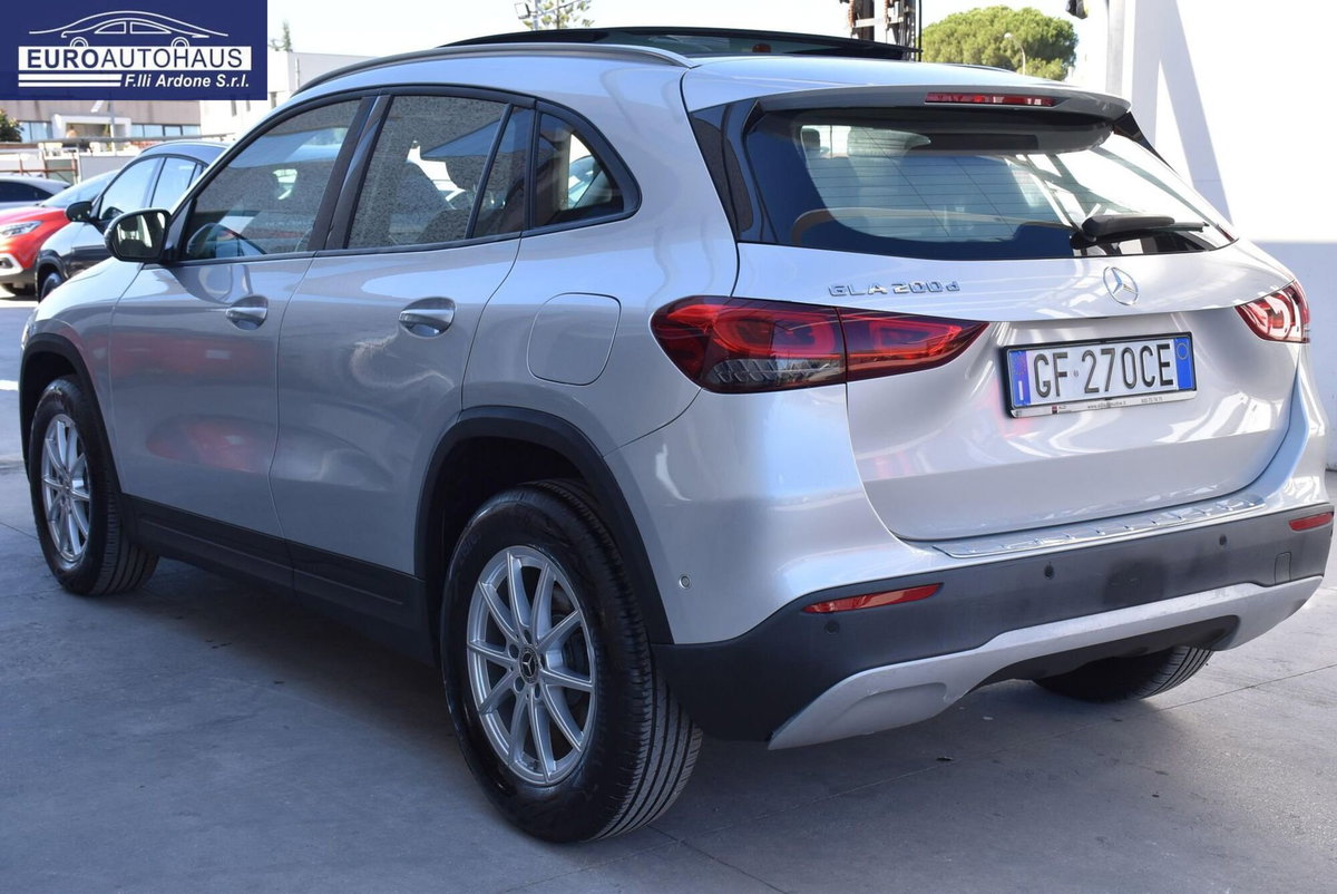 Mercedes-Benz GLA SUV 200 d Business Extra auto (5)