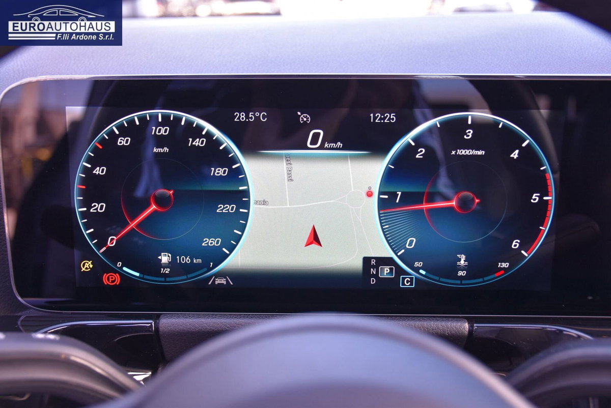 Mercedes-Benz GLA SUV 200 d Business Extra auto (9)