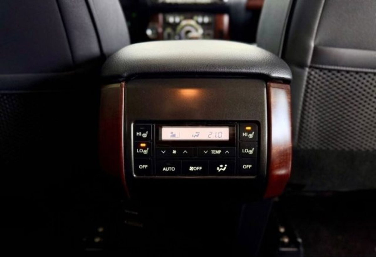 Toyota Land Cruiser 2.8 D4-D 5 porte Lounge (13)