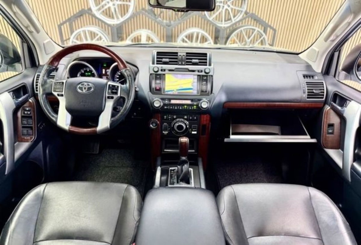 Toyota Land Cruiser 2.8 D4-D 5 porte Lounge (14)