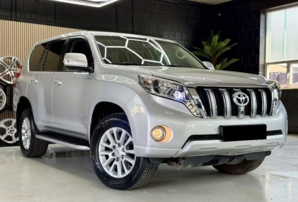 Toyota Land Cruiser 2.8 D4-D 5 porte Lounge (4)