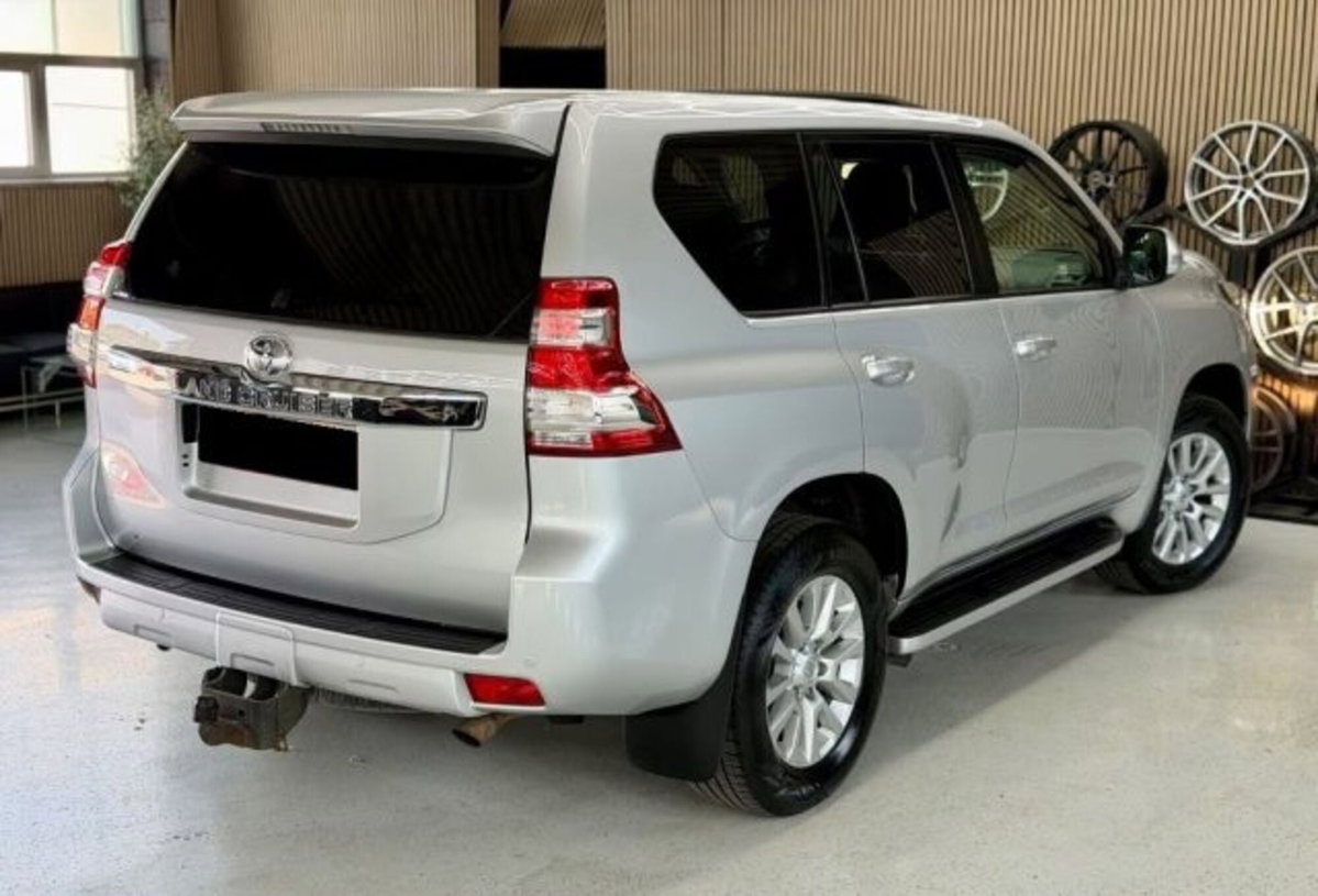 Toyota Land Cruiser 2.8 D4-D 5 porte Lounge (9)