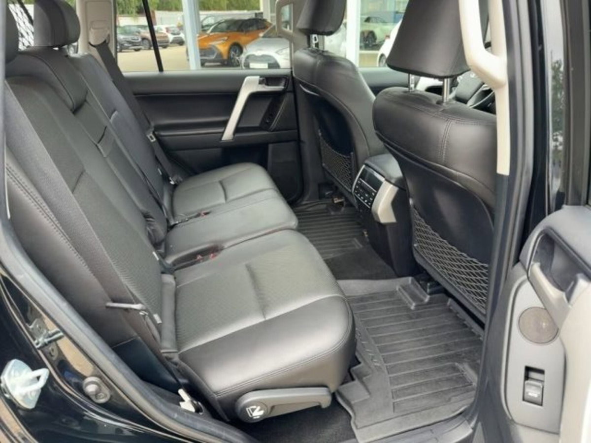 Toyota Land Cruiser 2.8 D4-D 5 porte Lounge (12)