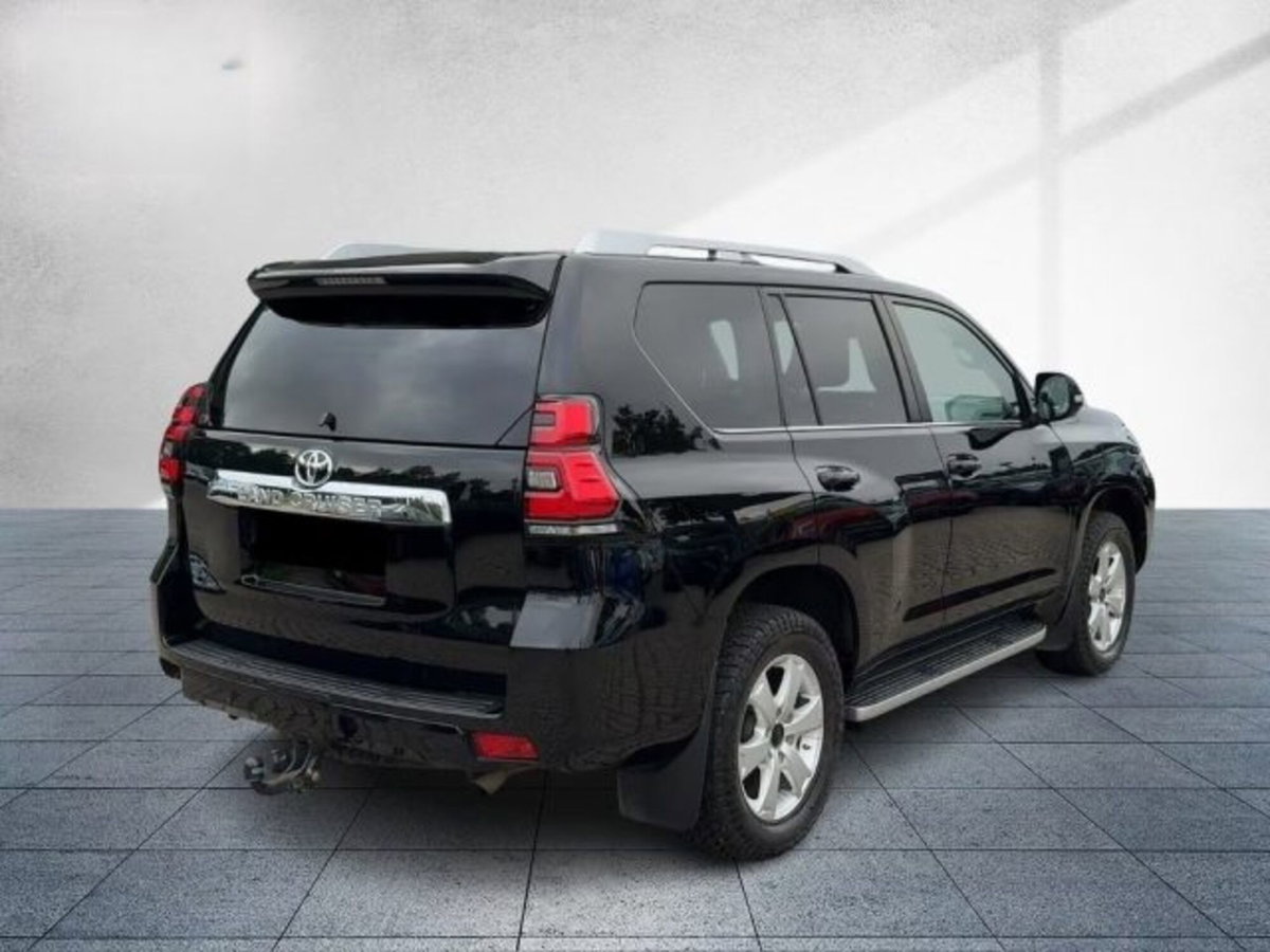 Toyota Land Cruiser 2.8 D4-D 5 porte Lounge (4)