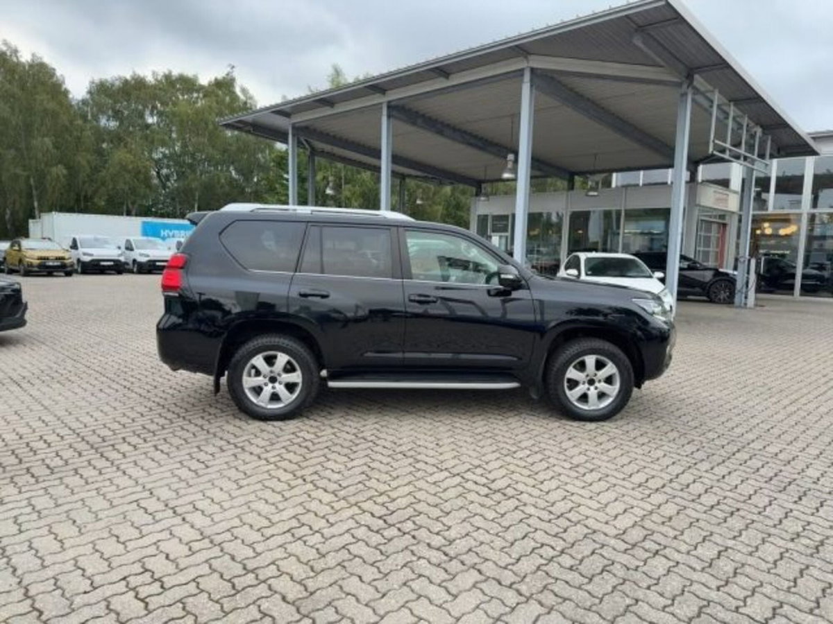 Toyota Land Cruiser 2.8 D4-D 5 porte Lounge (5)