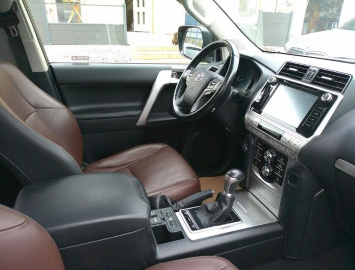 Toyota Land Cruiser 2.8 D4-D 5 porte Lounge (10)
