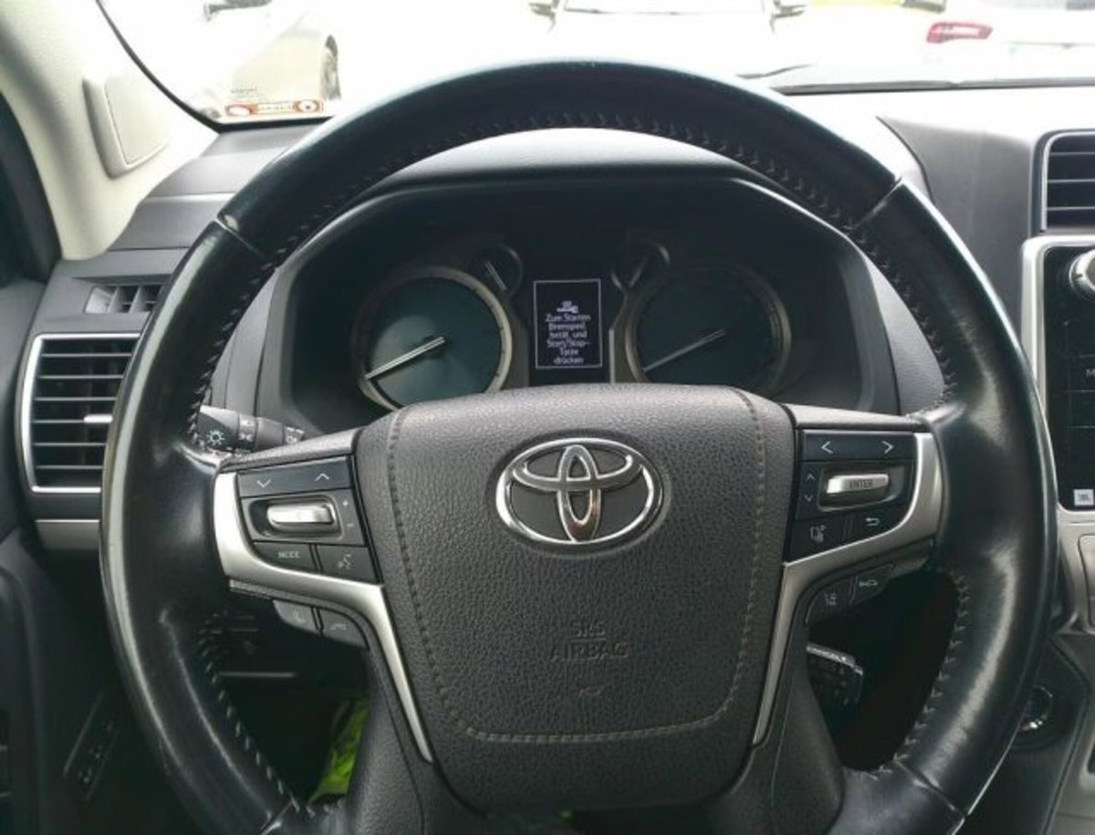 Toyota Land Cruiser 2.8 D4-D 5 porte Lounge (12)