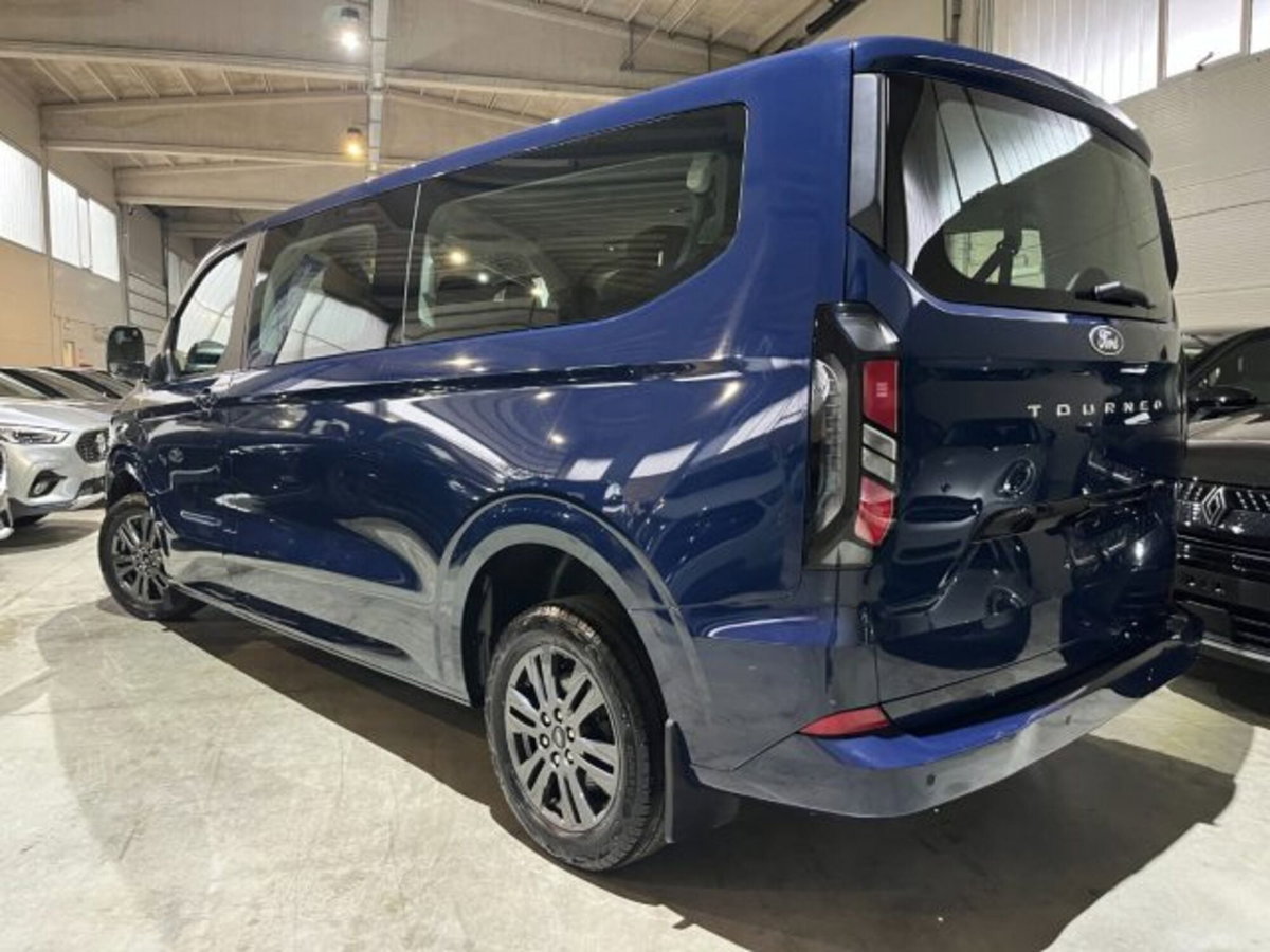 Ford Tourneo Custom 320 2.0 EcoBlue 150CV PL Titanium (4)