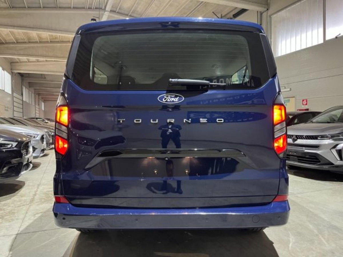 Ford Tourneo Custom 320 2.0 EcoBlue 150CV PL Titanium (7)