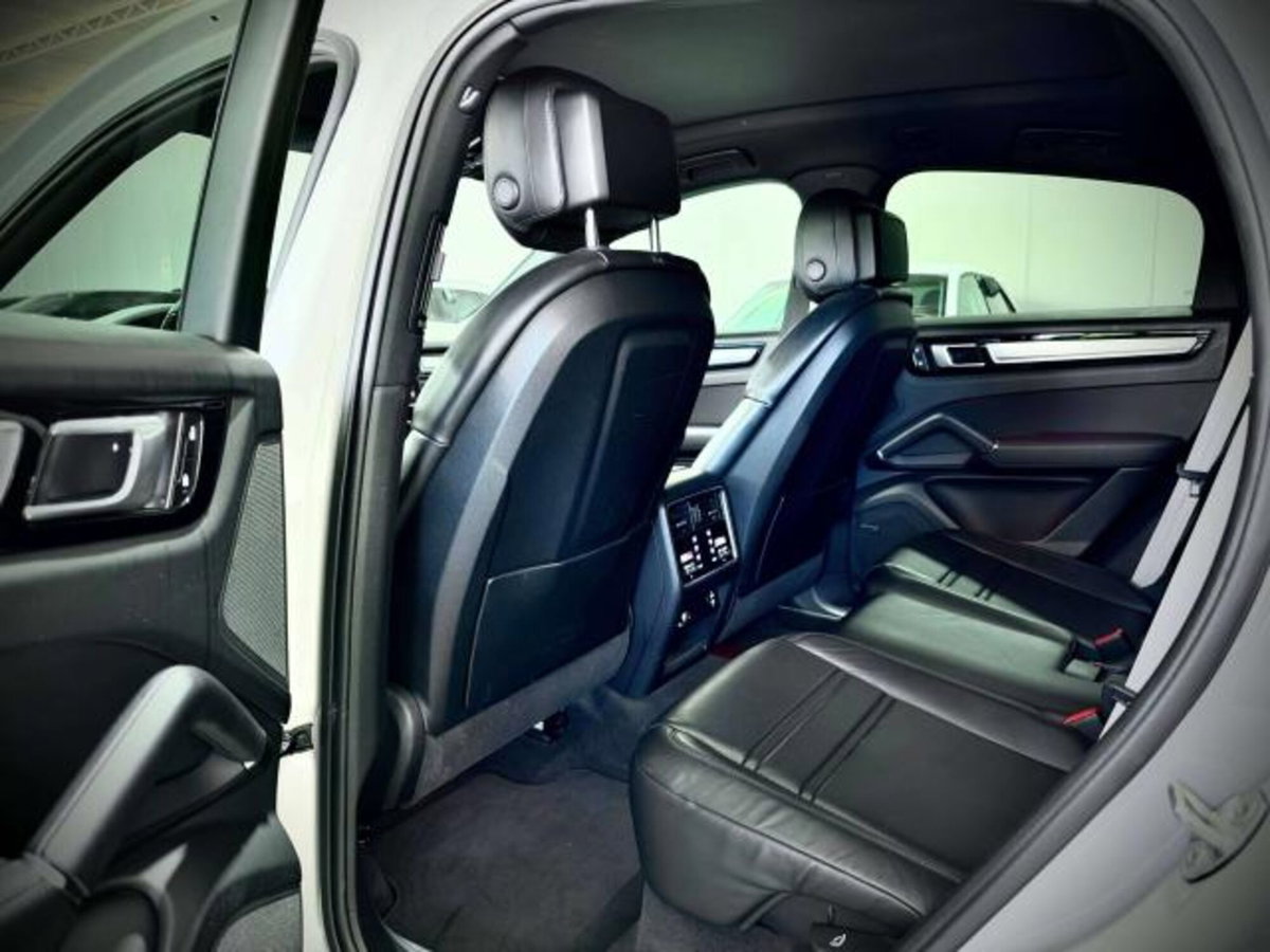 Porsche Cayenne 3.0 V6 Platinum Edition (14)