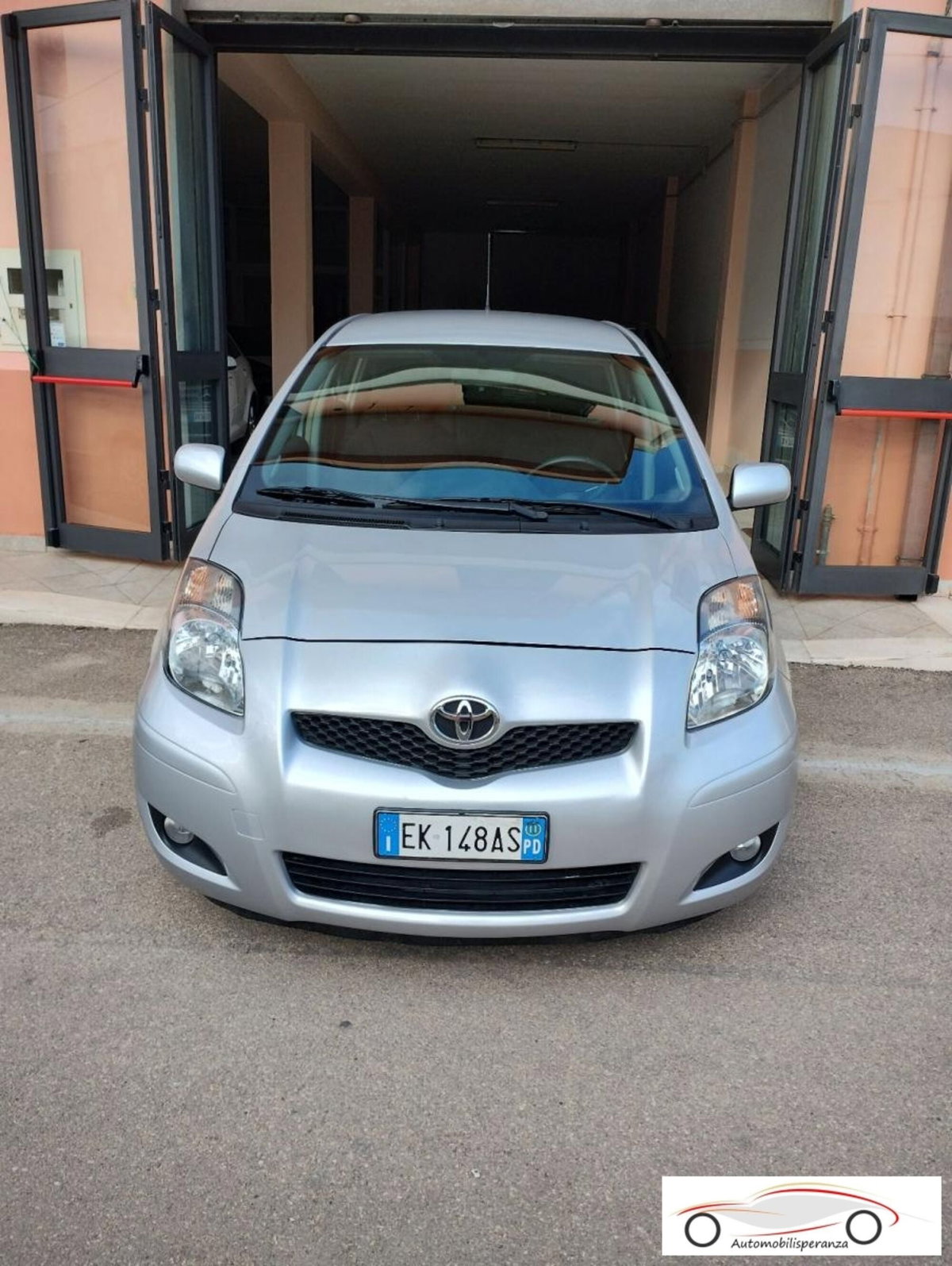Toyota Yaris 1.3 3 porte M-MT Sol (2)